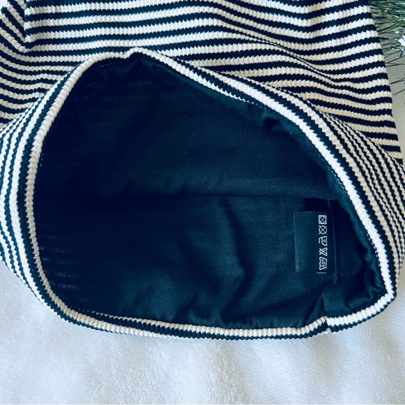 New! Unisex Black & White Striped Thin Scully Slouchy Beanie - Picture 8 of 8